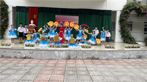 Liên đội tiểu học Kiệu Kỵ tổ chức cuộc thi văn nghệ chào mừng ngày nhà giáo Việt Nam 20-11